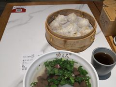 -馋三尺蟹粉小笼(人民广场店)