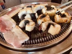 -围炉肉舍•炭烤活鳗•丹东海鲜烤肉(步行街店)