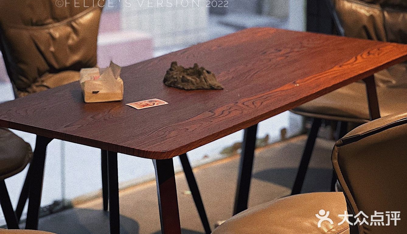 廣財大三學生開的早C晚A咖啡bar☕🍻