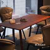 廣財大三學生開的早C晚A咖啡bar☕🍻