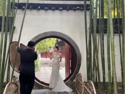 -雪中彩影婚纱摄影·微光艺术中心