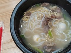 -丽虹云南过桥米线(兴工街店)