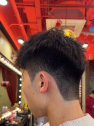 -东方先生国潮男士理发馆