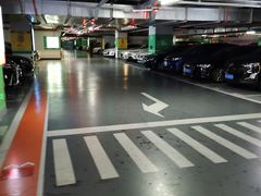 -龙湖虹桥天街-停车场