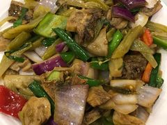 咸酸菜炒牛欢喜-荷塘食府