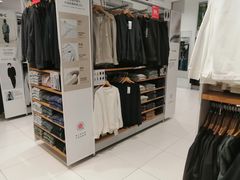 -优衣库(威海威高购物中心店)
