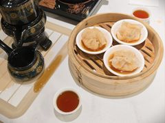 鲍鱼捞汁燕皮虾饺皇-喜势点·糖沙翁手工茶点·本地人茶居(永庆坊店)