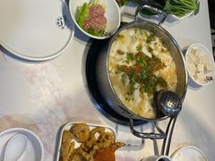 -德林酸菜鱼火锅(南丹店)