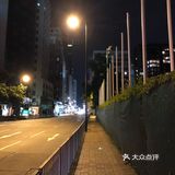 夜晚这里也是特别安静，在这里跑跑步或者走走