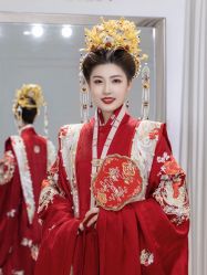 -AMOR艾沫婚纱奢品荟(设计师勒泰店)