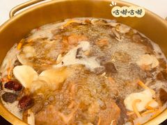 -阿鹏故事野生菌火锅(古城店)