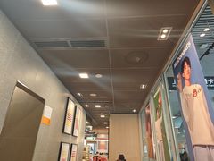 -麦当劳(轻轨曹杨路店)