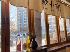 靠窗位-猫爷的腔调·黔小馆(交大医学住宅区店)