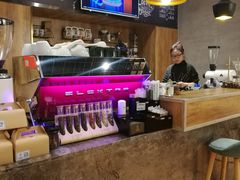 -ZING COFFEE 镜咖啡