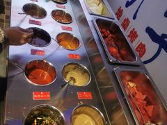 自助调料区-马路牙子烧烤音乐酒馆(望京店)