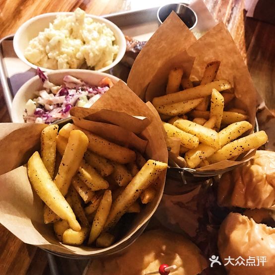 嗨班尼餐饮