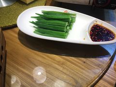 白灼秋葵-渔乡米香·剁椒鱼头(四方坪店)