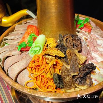 来一碗热乎乎肉量满满的藏式火锅吧