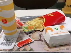 -麦当劳(中唱大厦店)