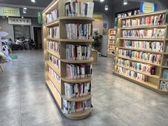 -曹家渡街道图书馆