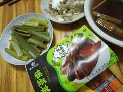 -紫燕百味鸡(彩虹城店)