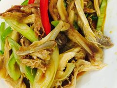 -马尔龙新疆饭店·清真(瑞景店)