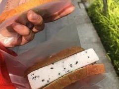-詹爷爷乌节路街头冰淇淋