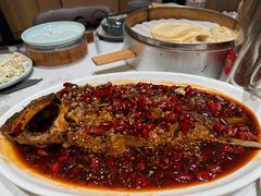 红烧大鲤鱼-梅利汴京烤鸭•开封豫菜地标店(东司门店)