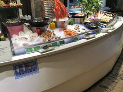 自助取餐区-亚洲国际大酒店·云顶阁旋转自助餐厅