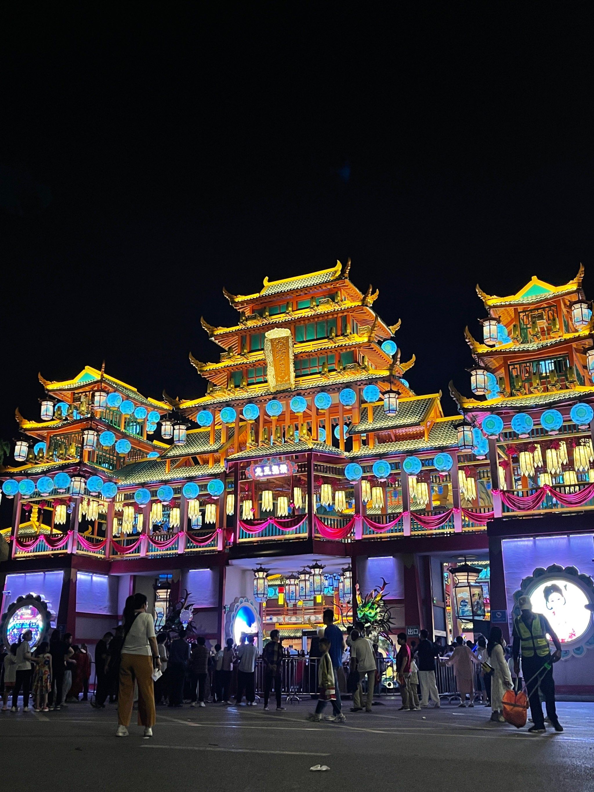 探索不夜城的另一面