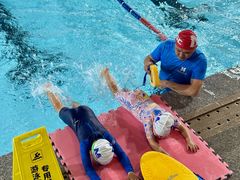 -梦翔龙湖滟澜山游泳俱乐部