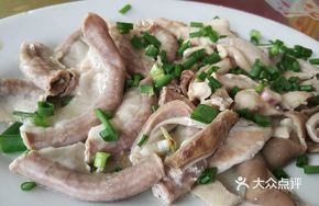 Steamed Pork Intestine and Tripe Noodles