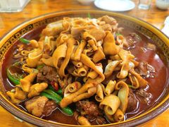 -一品红烧鸭特色川菜(三岔湖店)