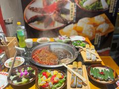 -憨孃孃·重庆老火锅(红山黑金店)