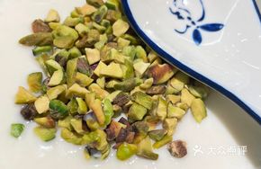 Shunde Pistachio Double-Yolk Custard