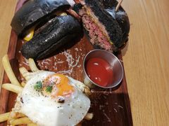 27&nbsp;牛肉汉堡-HELLO 27 意面·沙拉·帕尼尼