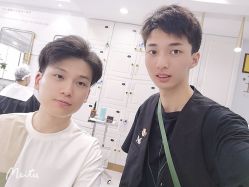 -镁连社·美联社