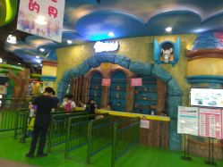 -维佳童话镇演出现场(徐东店)