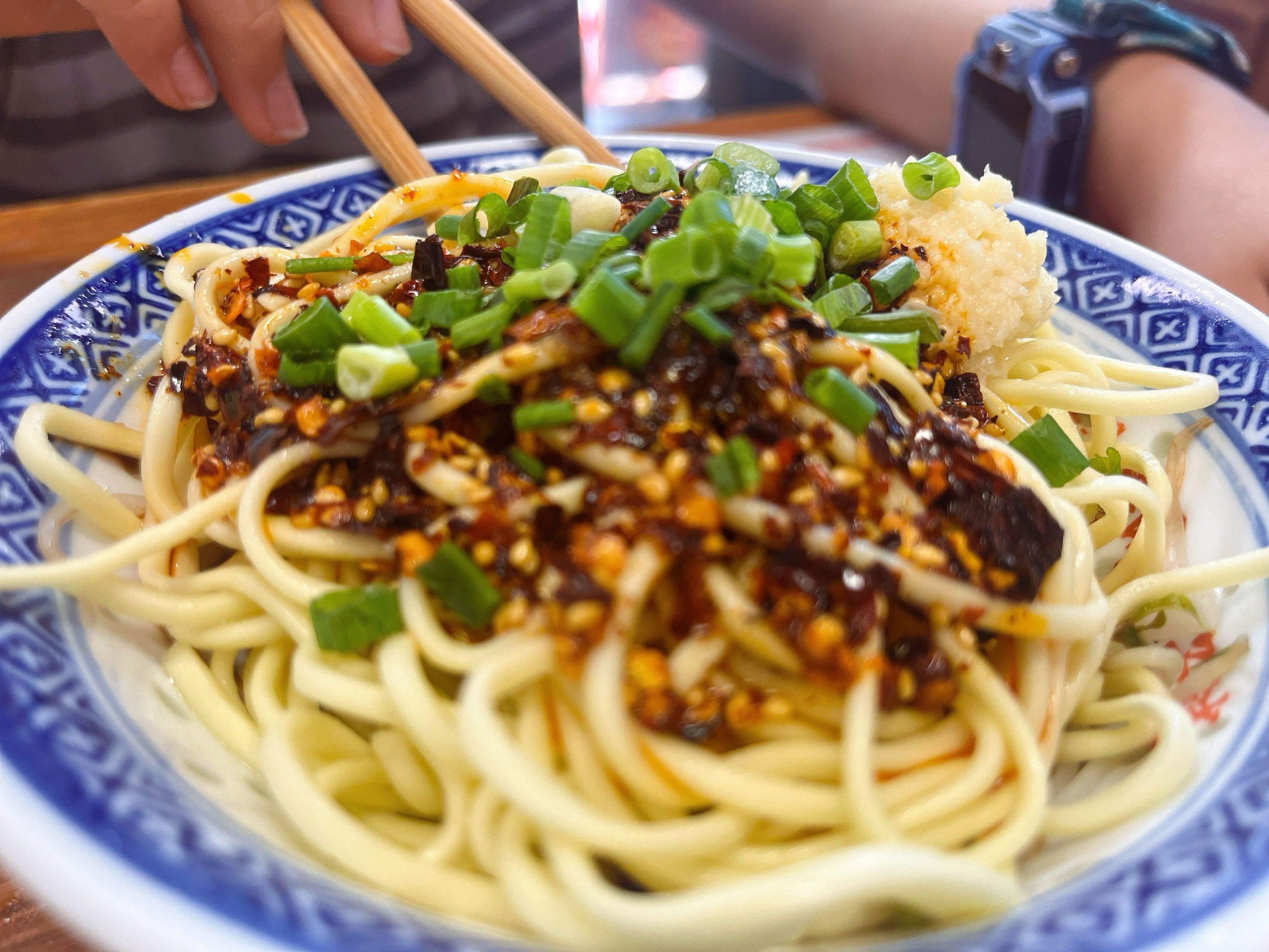 夏天不可抗拒凉面