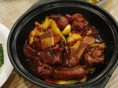凤爪烧猪蹄-江城燕子大排档(江汉路步行街店)