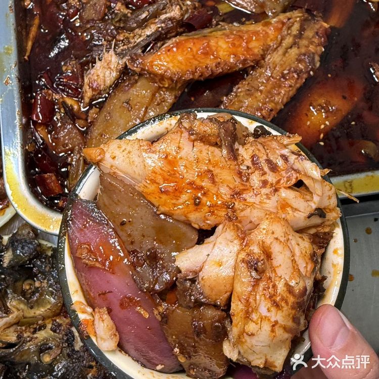 这家烤鱼在重庆生存多年必有特色！
