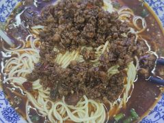 -渝之汇牛肉豌杂面