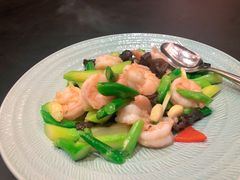 芥兰云耳炒虾球-环球港凯悦 · 享悦中餐厅