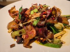 大蒜炒湘西腊猪脸-吃饭皇帝大土家民族菜(正大广场店)