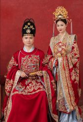 点击看大图 -挪娅婚纱摄影皇家会所
