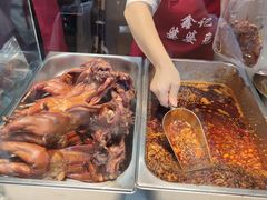-鑫记婆婆兔·成都特产·兔头手撕兔(太古里店)