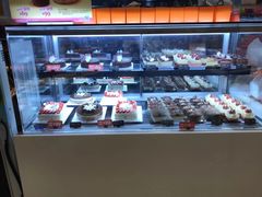 面包甜点陈列柜-BreadTalk面包新语(长寿路地铁站店)