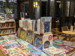 -猫的天空之城概念书店(杭州南宋御街店)