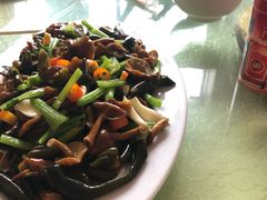 -华龙特色大骨鸡农家菜馆