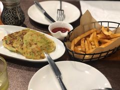 西葫芦饼配酸奶-TUK土耳其餐厅·下午茶(卢湾店)